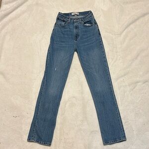 Abercrombie & Fitch Ultra High Rise 90s Straight Jean